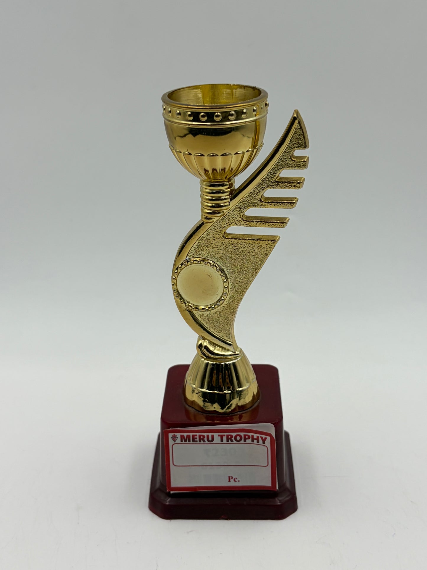 Gold Winged Trophy 6130