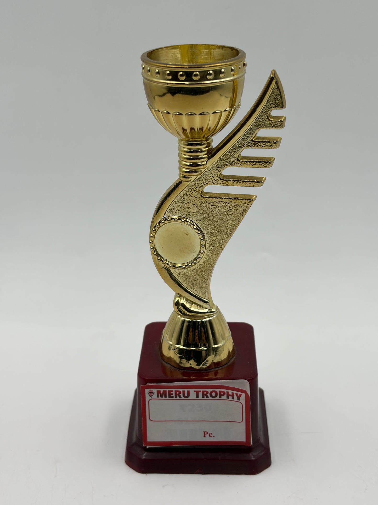 Gold Winged Trophy 6130